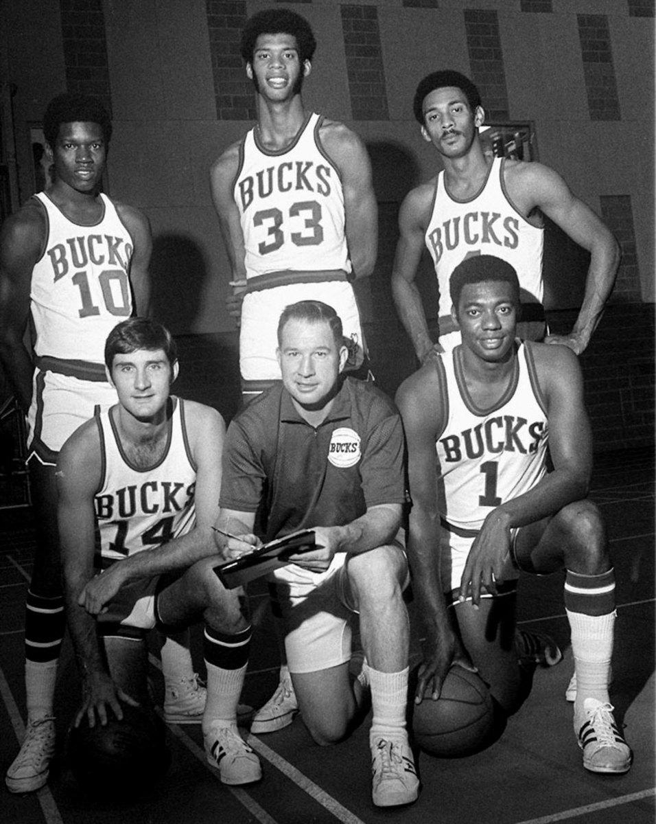 1971-Bob-Dandridge-Lew-Alcindor-Greg-Smith-Jon-McClocklin-Larry-Costello-Oscar-Robertson.jpg