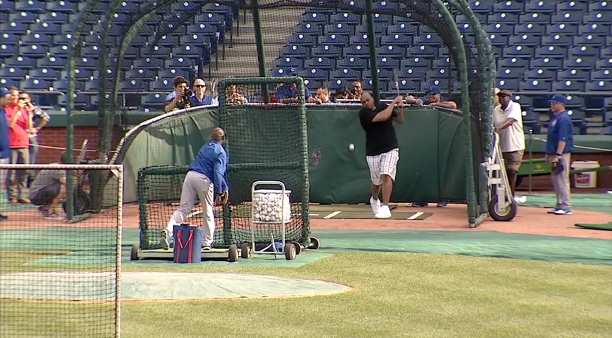Charles Barkley at batting practice with Phillies VIDEO Sports