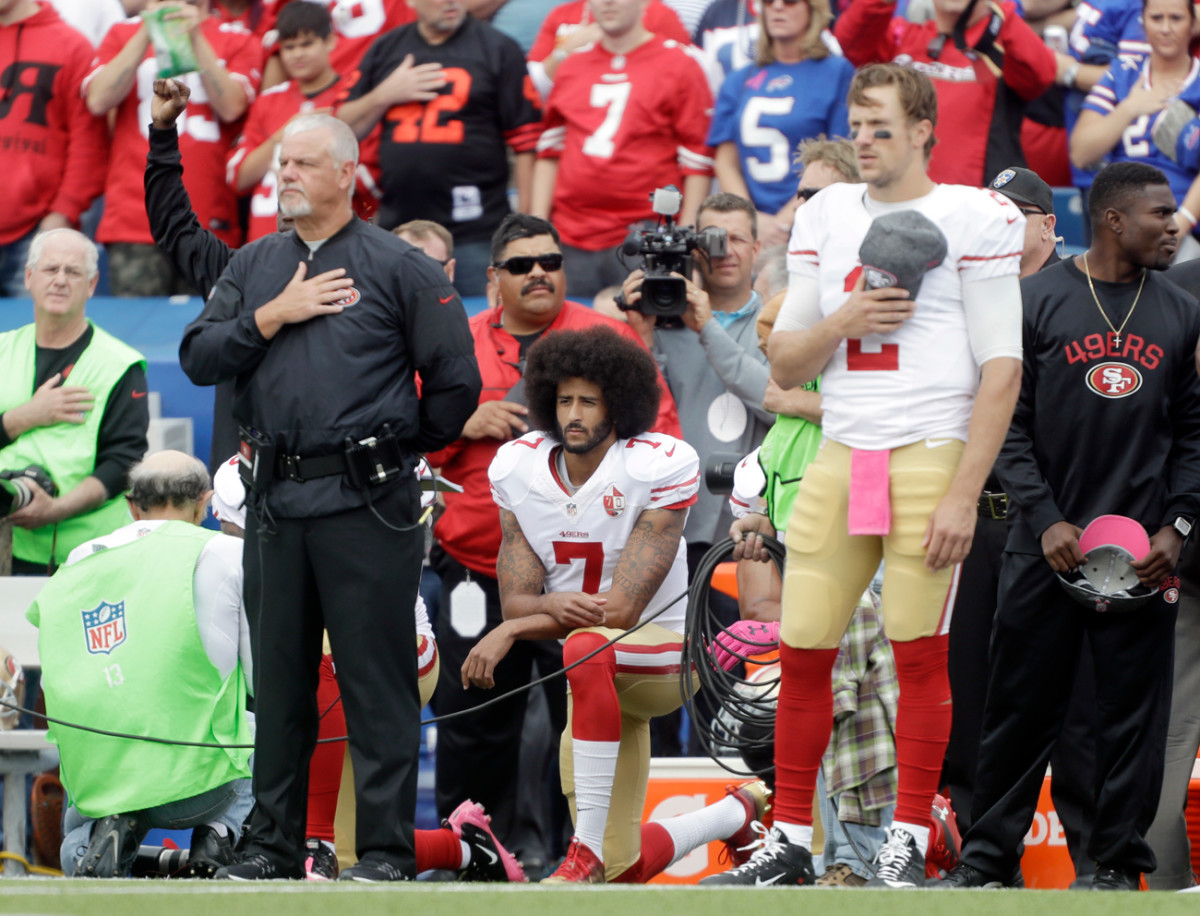 mmqb-bills-kaepernick-kneeling.jpg