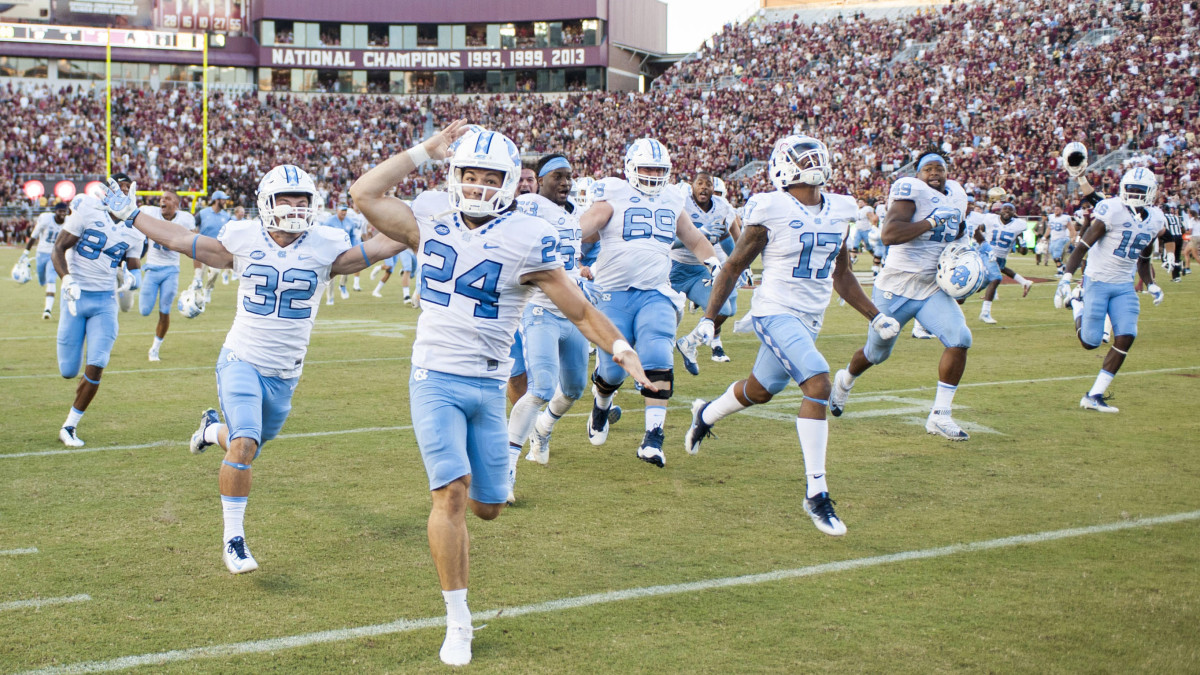 UNC football kicker Nick Weiler reads mean tweets (video) Sports