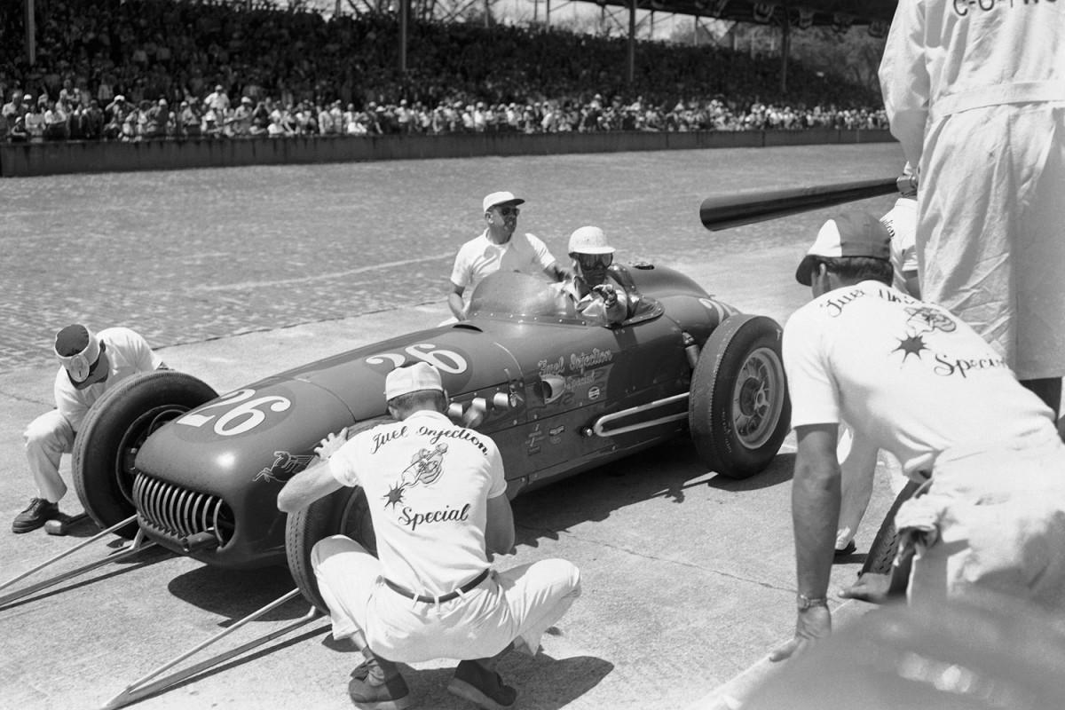 1952-indy-500-bill-vukovich.jpg