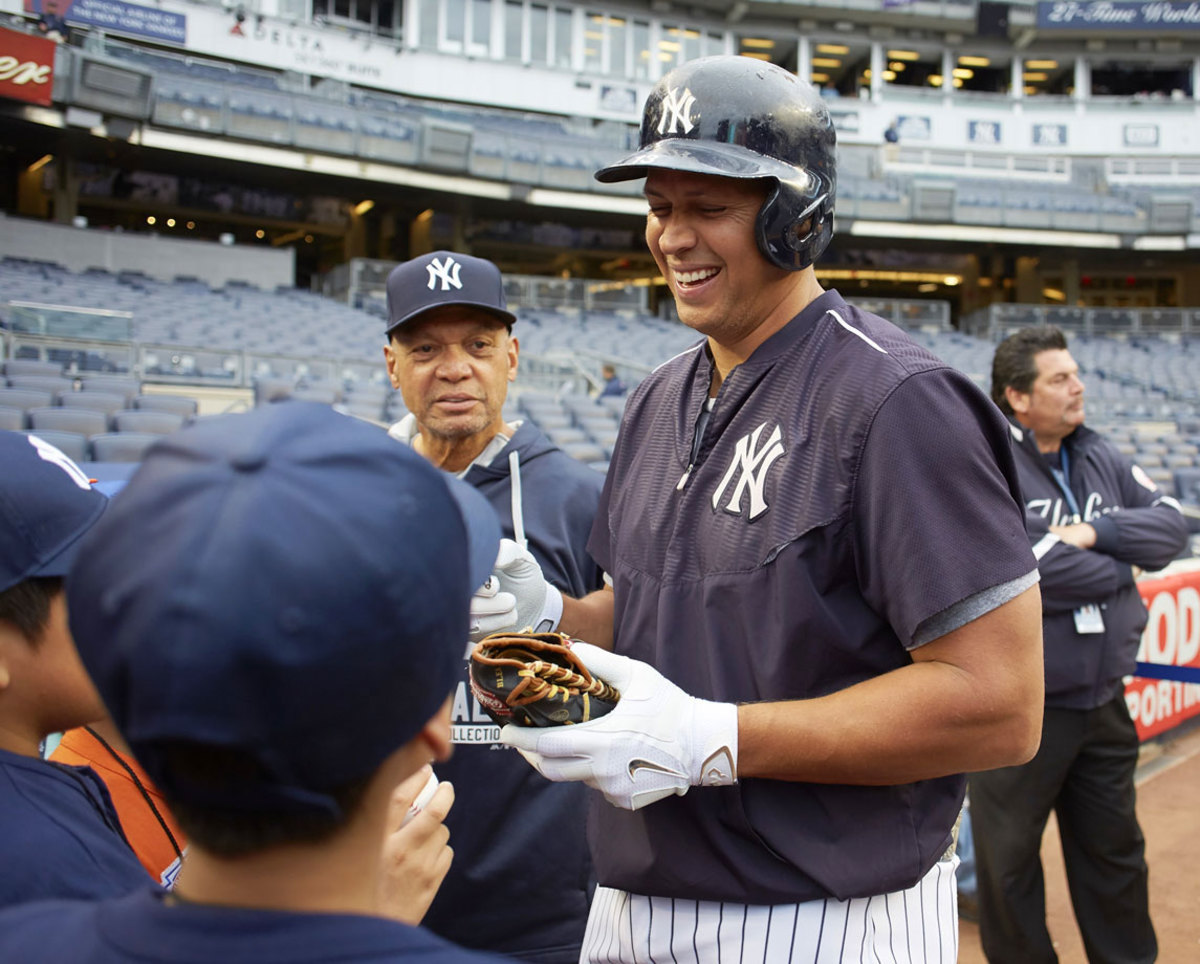 2015-0426-Alex-Rodriguez-Reggie-Jackson-X159532_TK1_1089.jpg