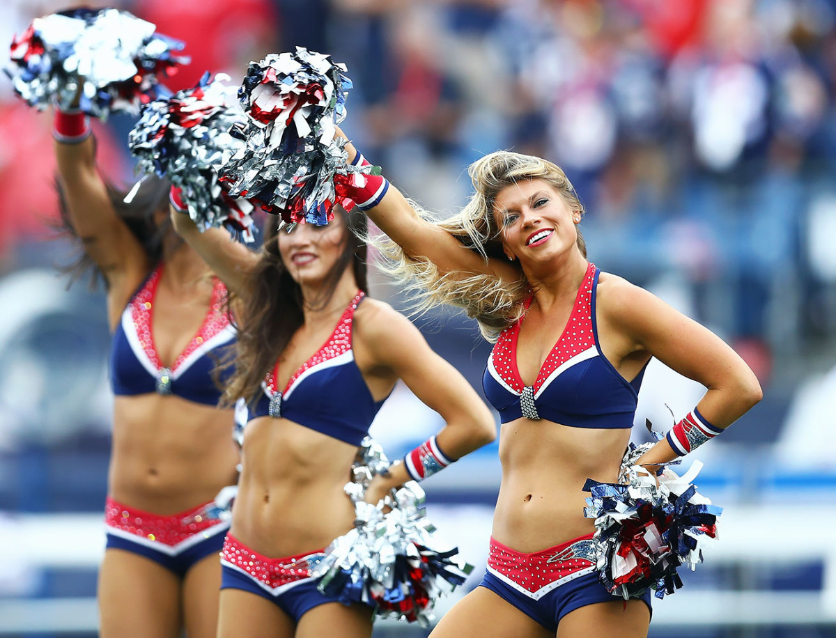 New-England-Patriots-cheerleaders-607567342.jpg