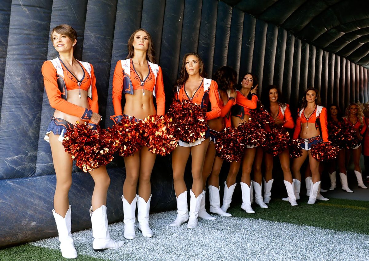 Denver-Broncos-cheerleaders-AP_58730103363.jpg
