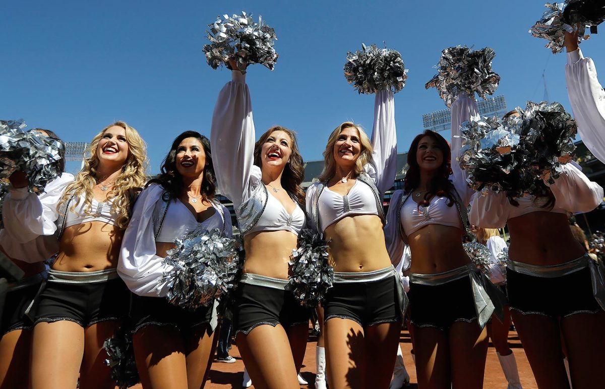 Oakland-Raiders-Raiderettes-cheerleaders-AP_377460733569.jpg
