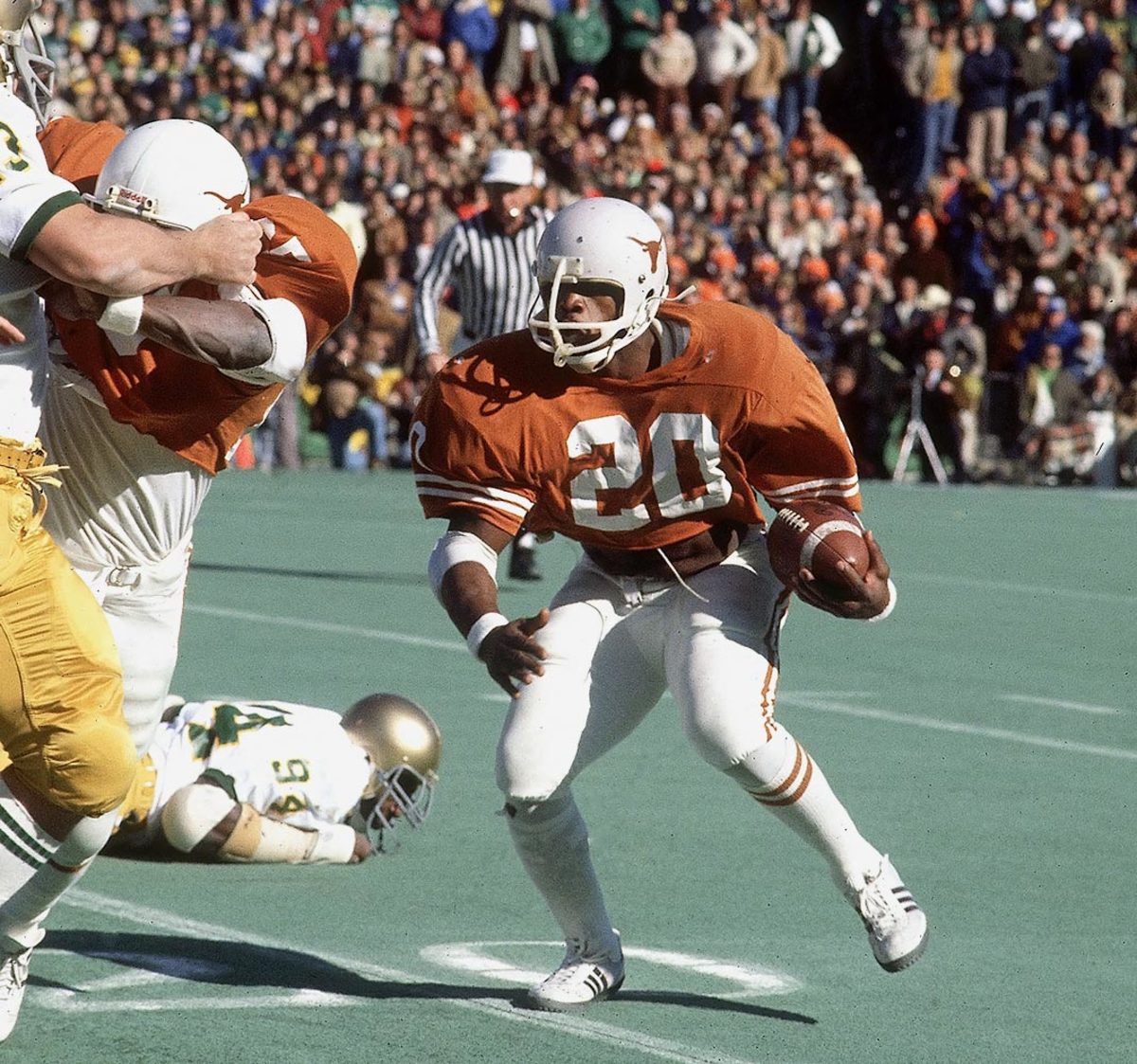 1978-Cotton-Bowl-Earl-Campbell-017077767.jpg