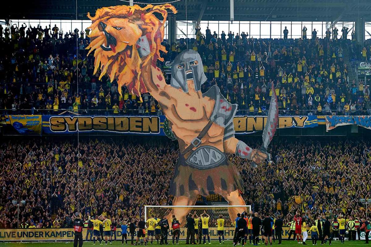 2015-0927-Brondby-IF-tifo.jpg