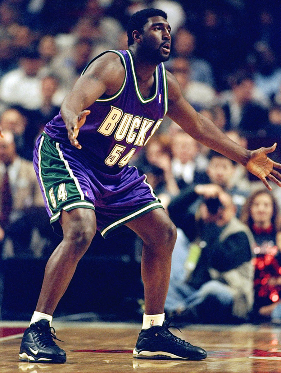 1998-nba-draft-pick-robert-traylor.jpg