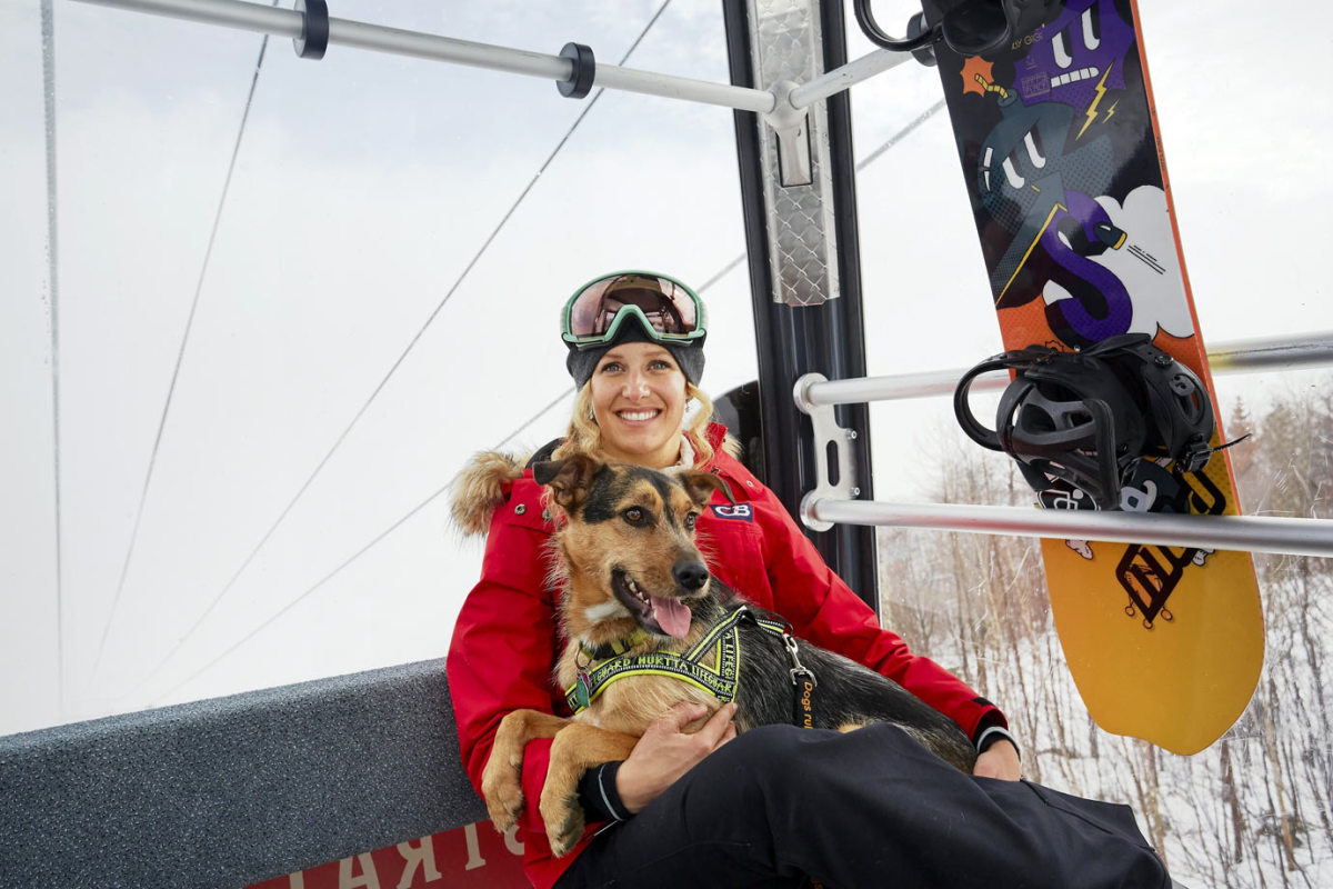 2015-0410-Lindsey-Jacobellis-dog-Sochi-X159487_TK1_012.jpg