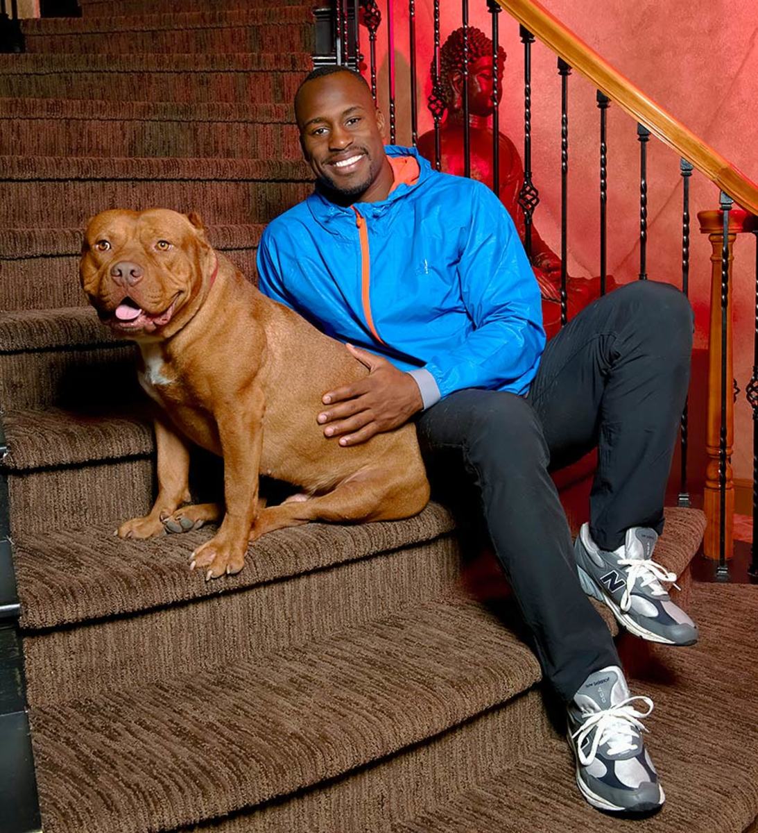 2012-1113-Vernon-Davis-dog-op5w-17872.jpg