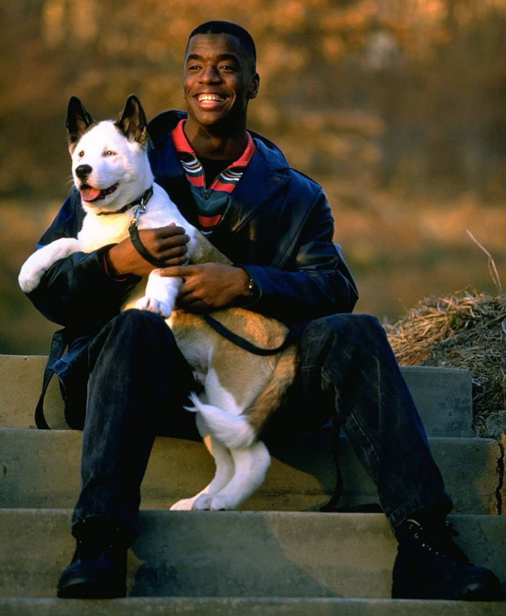1995-1201-Kordell-Stewart-dog-05247583.jpg