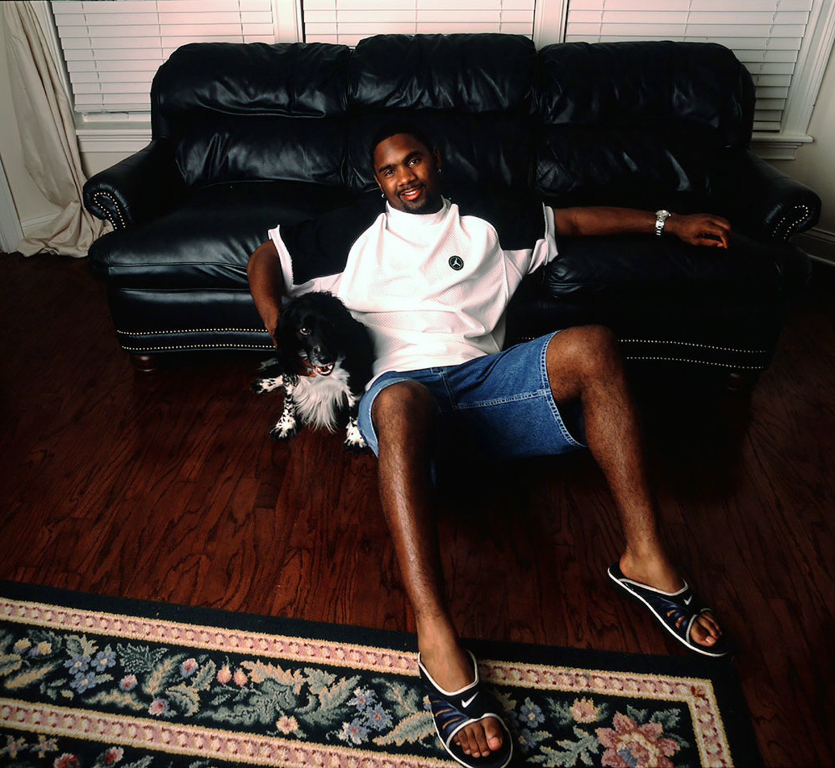 1999-0722-Charles-Woodson-dog-05931240.jpg