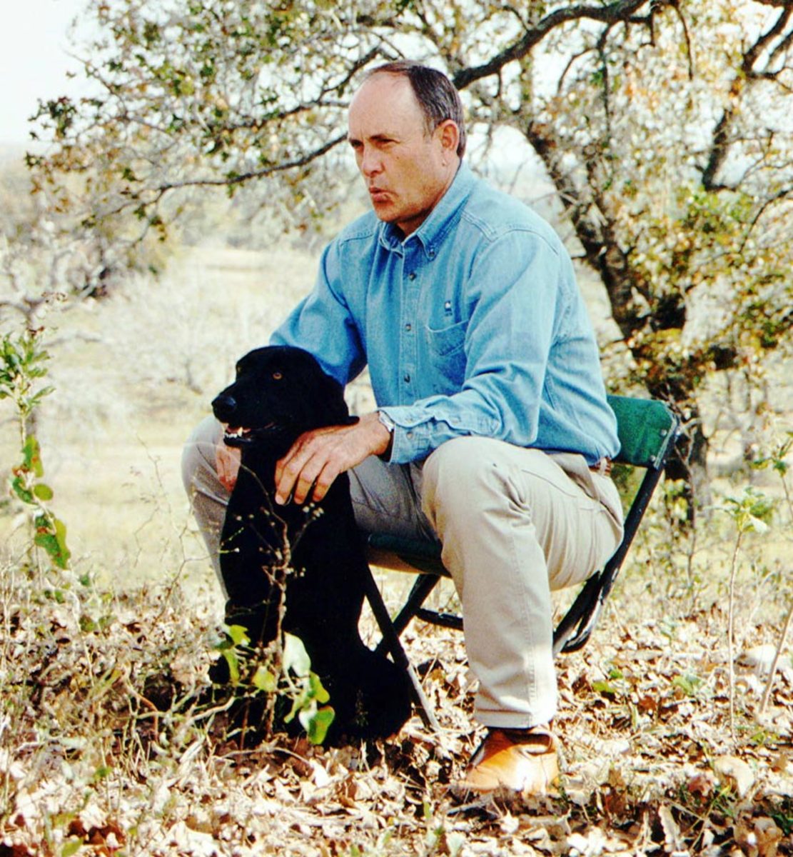 1995-1227-Nolan-Ryan-dog-Sheba.jpg