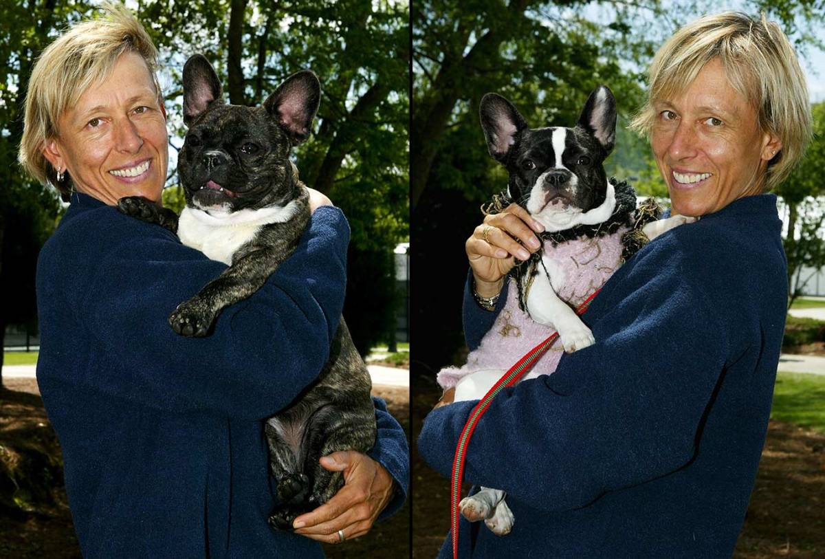 2004-0414-Martina-Navratilova-dogs.jpg
