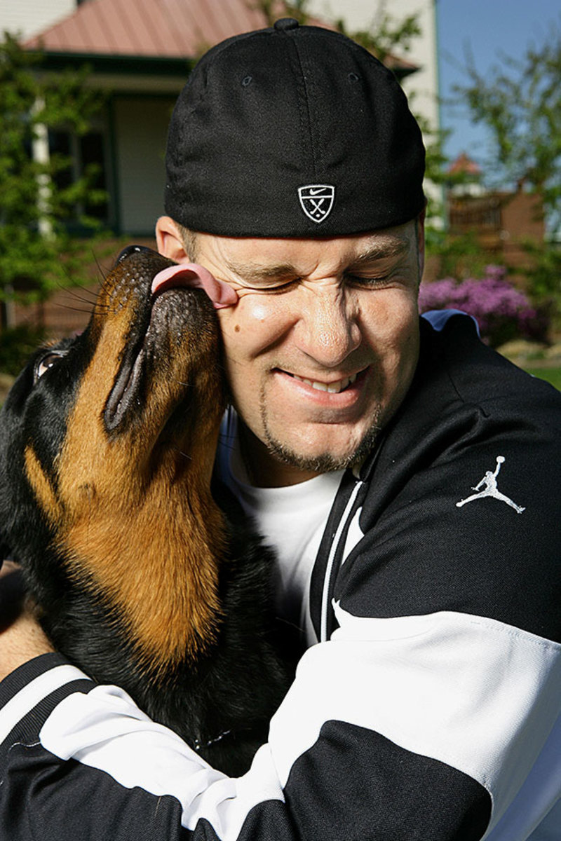 2005-0415-Ben-Roethlisberger-dog.jpg