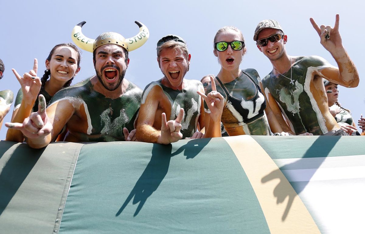 2016-0924-South-Florida-Bulls-fans-610197344.jpg