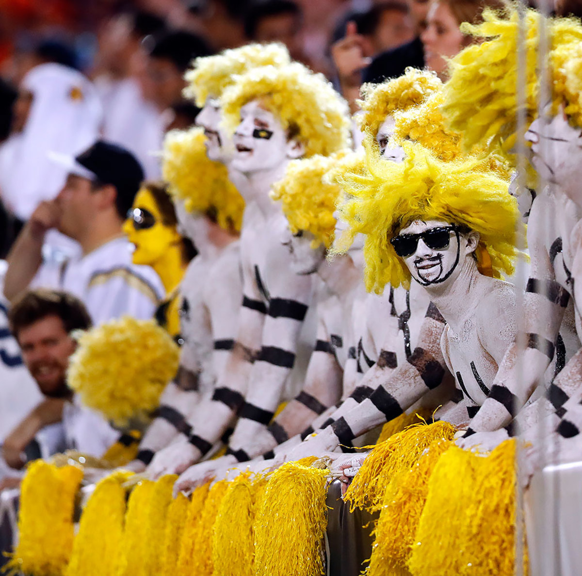 2016-0922-Georgia-Tech-Yellow-Jackets-fans.jpg