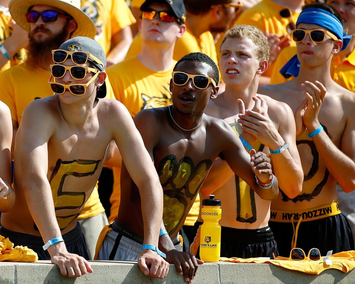 2016-0924-Missouri-Tigers-fans-CAX16092403_Delaware_State-_at_Missour.jpg