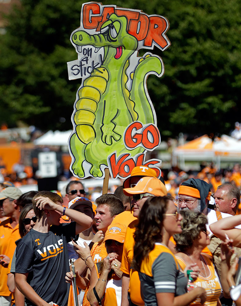 2016-0924-Tennessee-Volunteers-fans.jpg