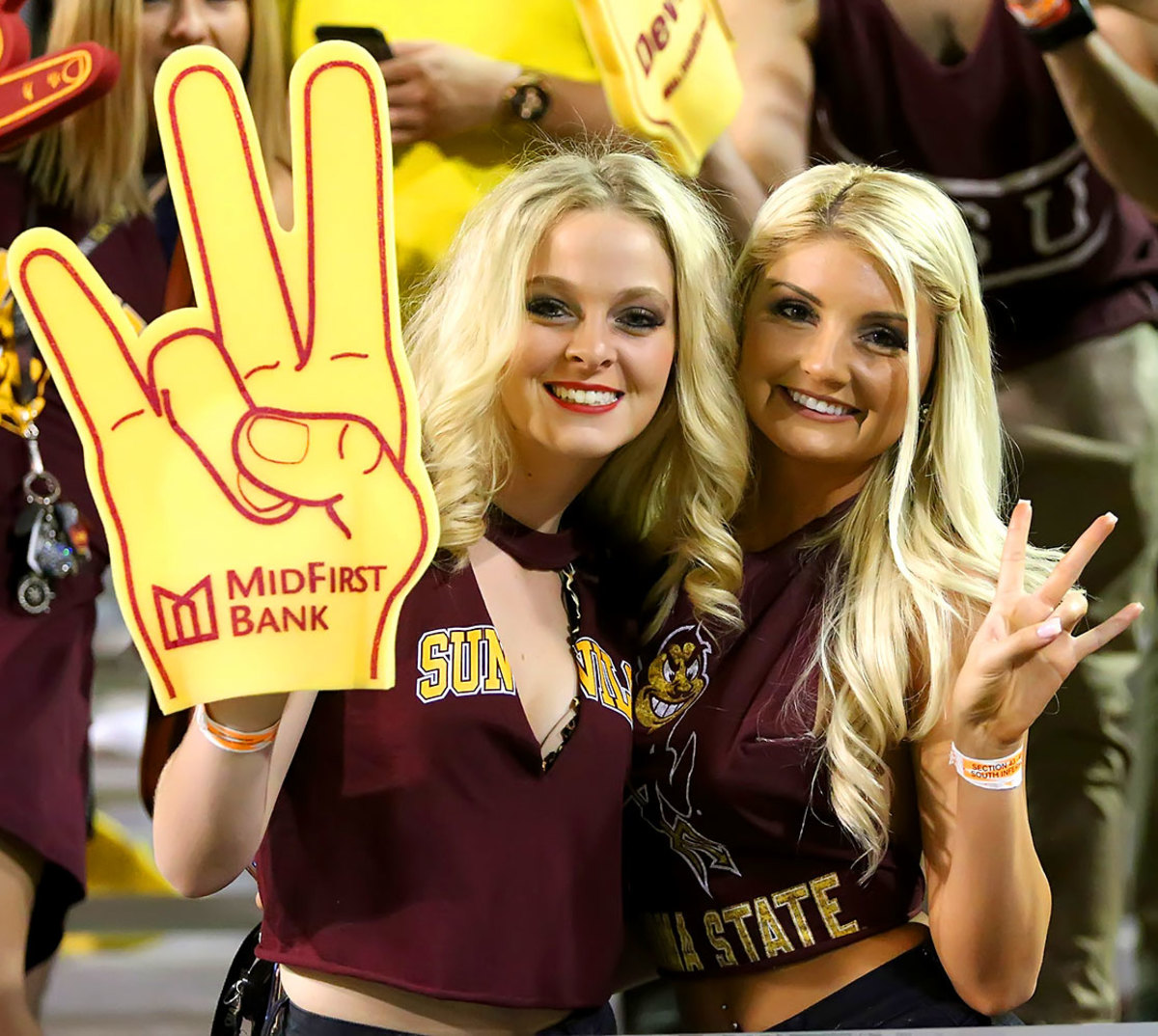 2016-0924-Arizona_State_Superfans-YYP_1524.jpg