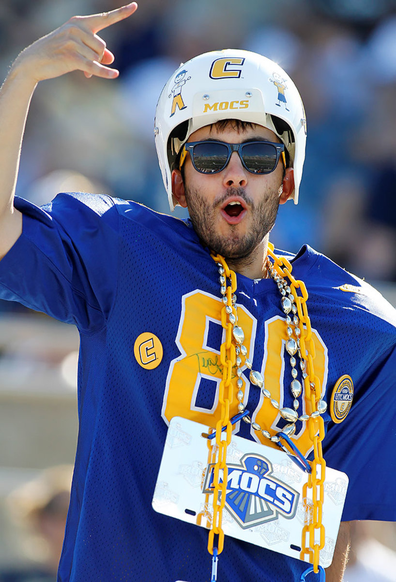 2016-0924-Chattanooga-Mocs-fan-CFX160924_200_Samford_at_Chattanooga.jpg