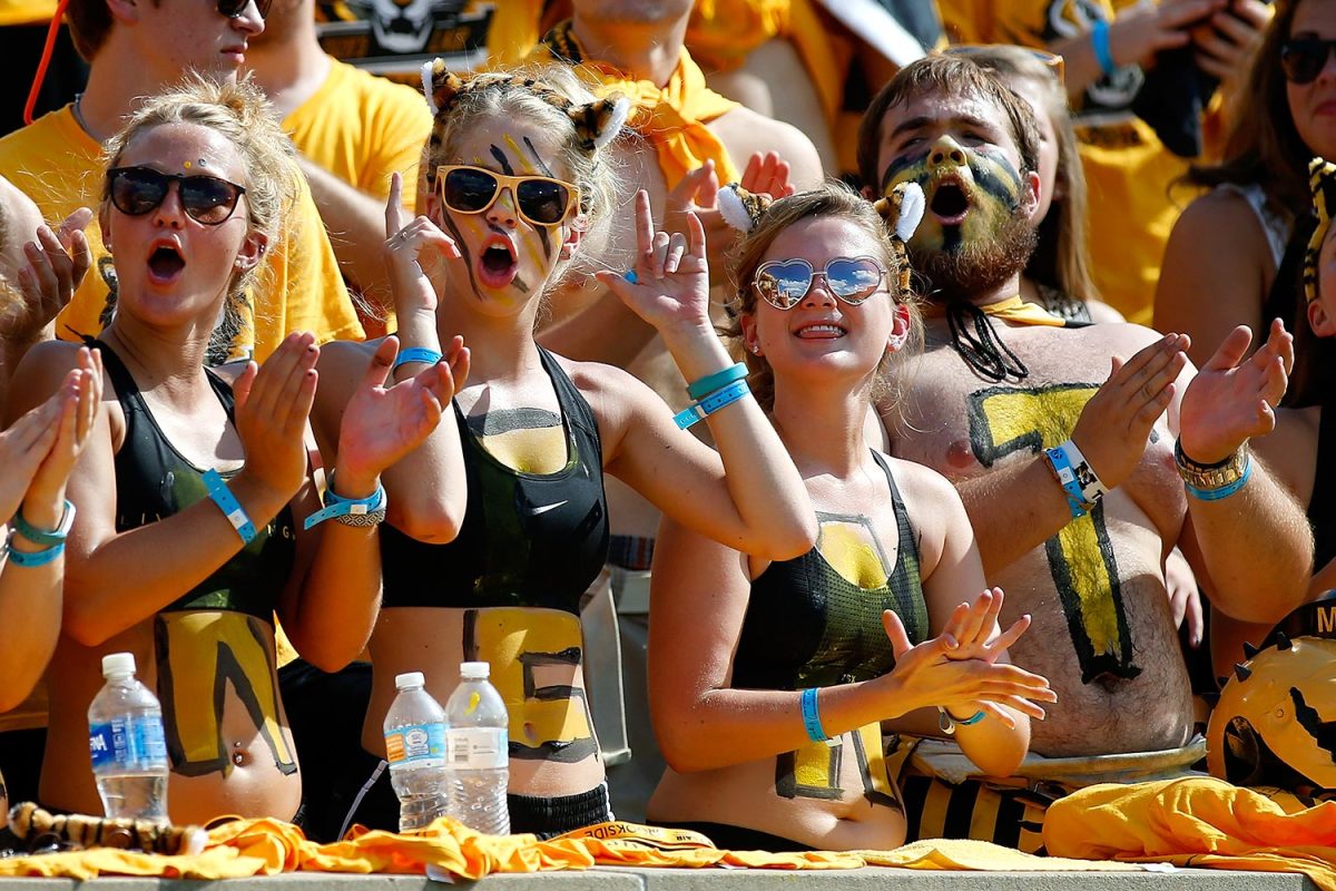 2016-0924-Missouri-Tigers-fans-CAX16092404_Delaware_State-_at_Missour.jpg