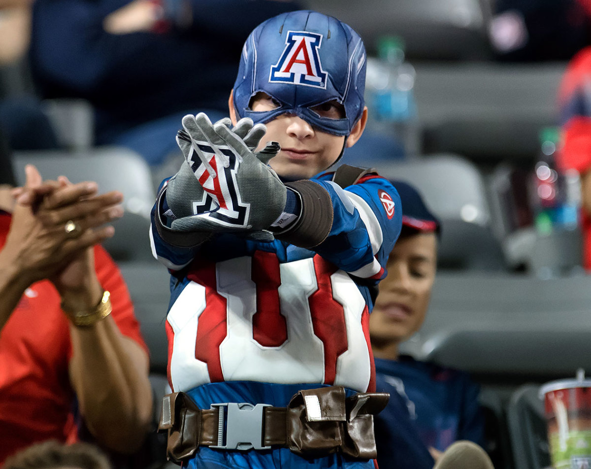 2016-0924-Arizona-Wildcats-fan-DFV1609241485_Washington_at_Arizona.jpg