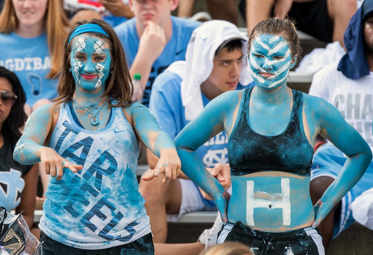 2016-0924-North-Carolina-Tar-Heels-fans-DHD1609244961--NCAA-FOOTBALL--SEP-24-P.jpg
