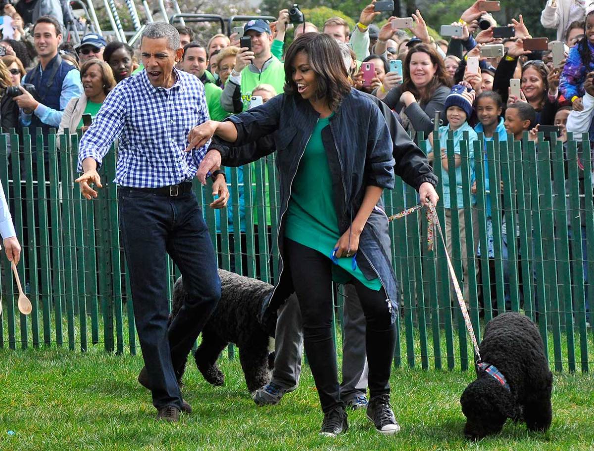 2016-White-House-Easter-Egg-Roll-President-Barack-Obama-Michel-Obama-dogs-Bo-Sunny-GettyImages-517886152.jpg