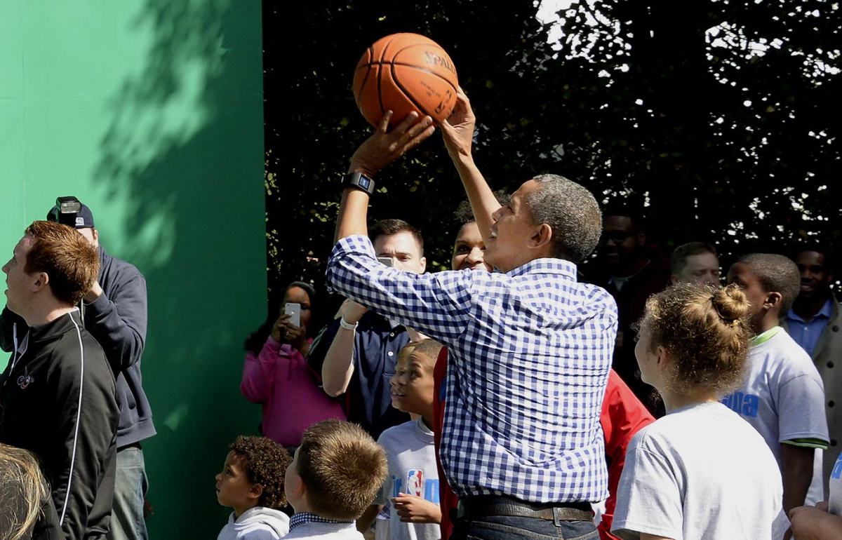 2016-White-House-Easter-Egg-Roll-President-Barack-Obama-GettyImages-517885324_master.jpg