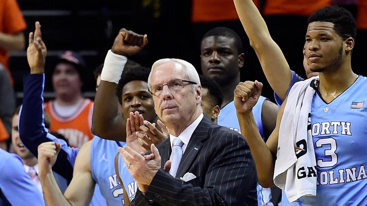 NCAA Tar Heels Hundehalsband – Offiziell Lizenziert, Robust & Verstellbar (Größe M)