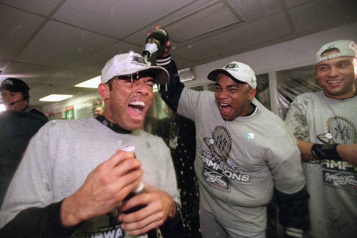 2000-Mariano-Rivera-New-York-Yankees-Orlando-Hernandez-Derek-Jeter-001066800.jpg