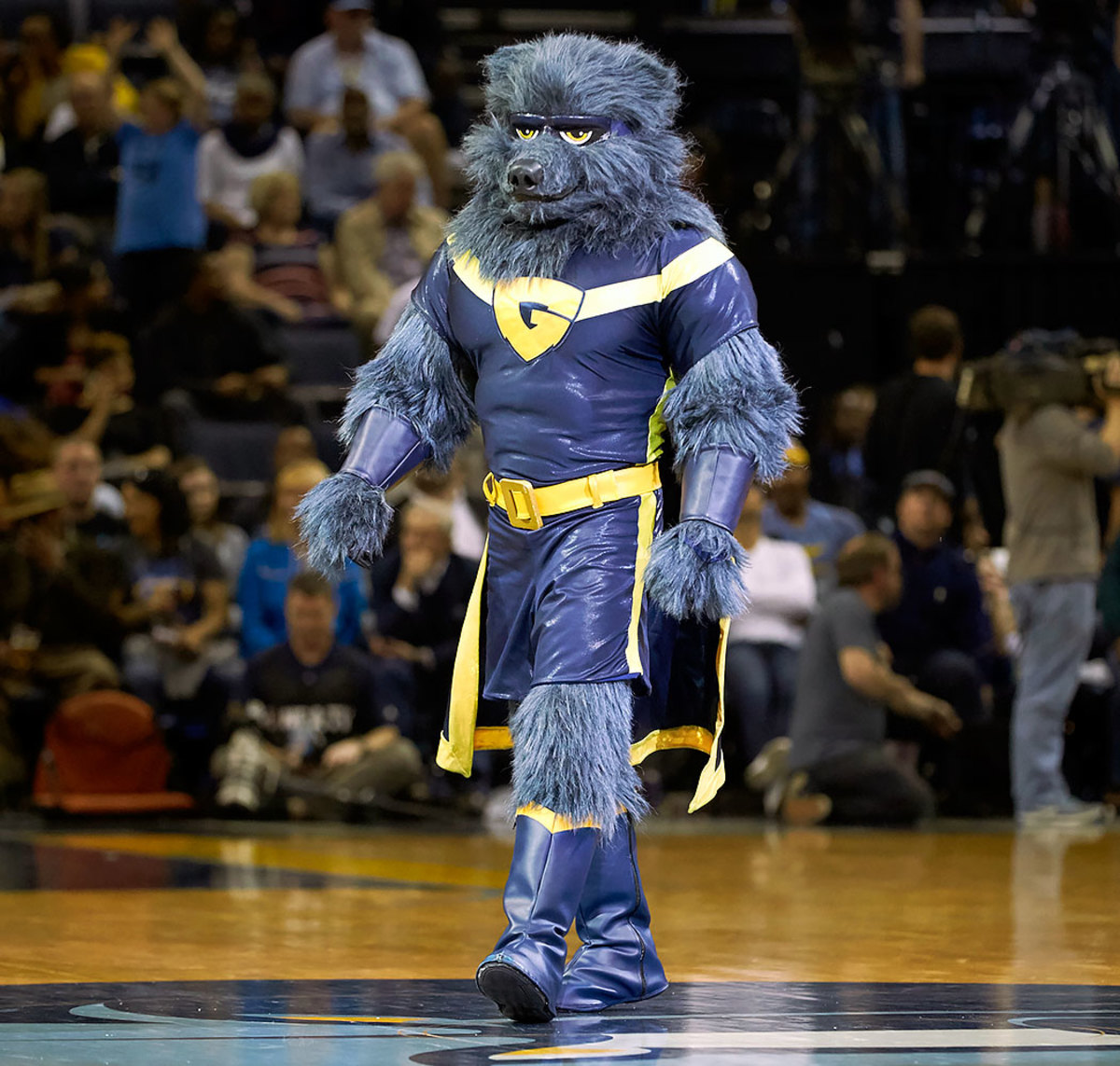 Memphis-Grizzlies-mascot-Grizz-SI315_TK1_01807.jpg