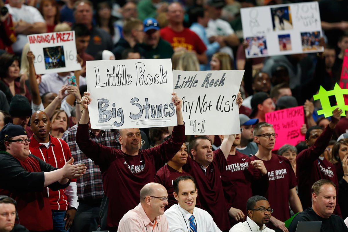 2016-0319-Arkansas-Little-Rock-fans-f9d7294e2fe64ed88fc066c24a9b3cc0-0.jpg