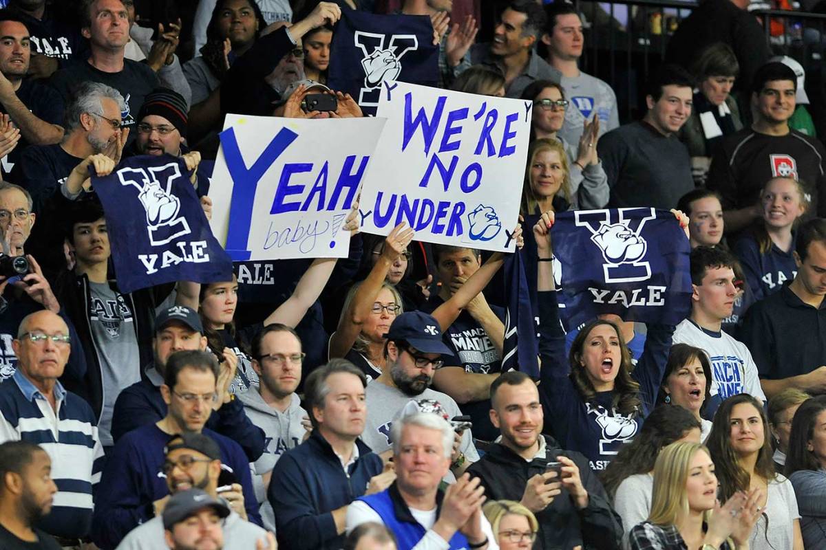 2016-0319-Yale-fans-GettyImages-516566034_master.jpg