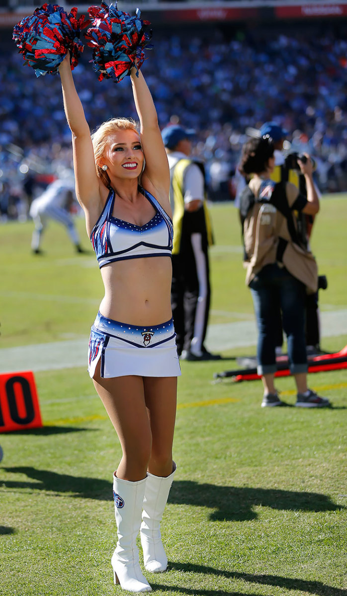 Tennessee-Titans-cheerleaders-DBF10231655_Colts_at_Titans.jpg