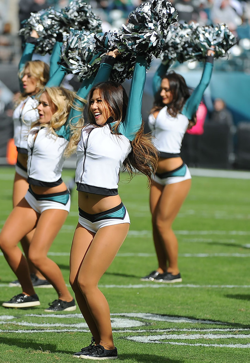Philadelphia-Eagles-cheerleaders-DHW161023224Vikings_at_Eagles.jpg