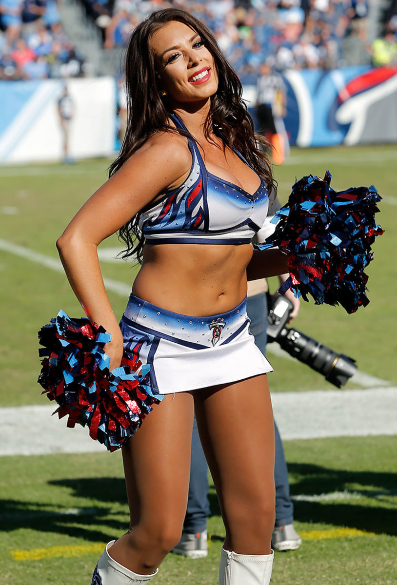 Tennessee-Titans-cheerleaders-DBF10231615_Colts_at_Titans.jpg