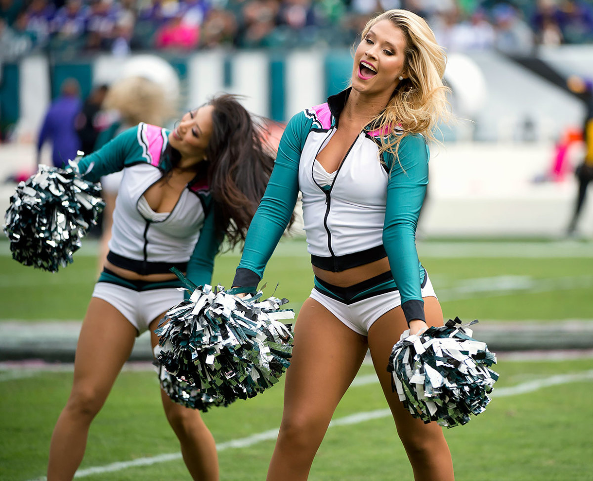 Philadelphia-Eagles-cheerleaders-DFU16102322_Vikings_at_Eagles.jpg