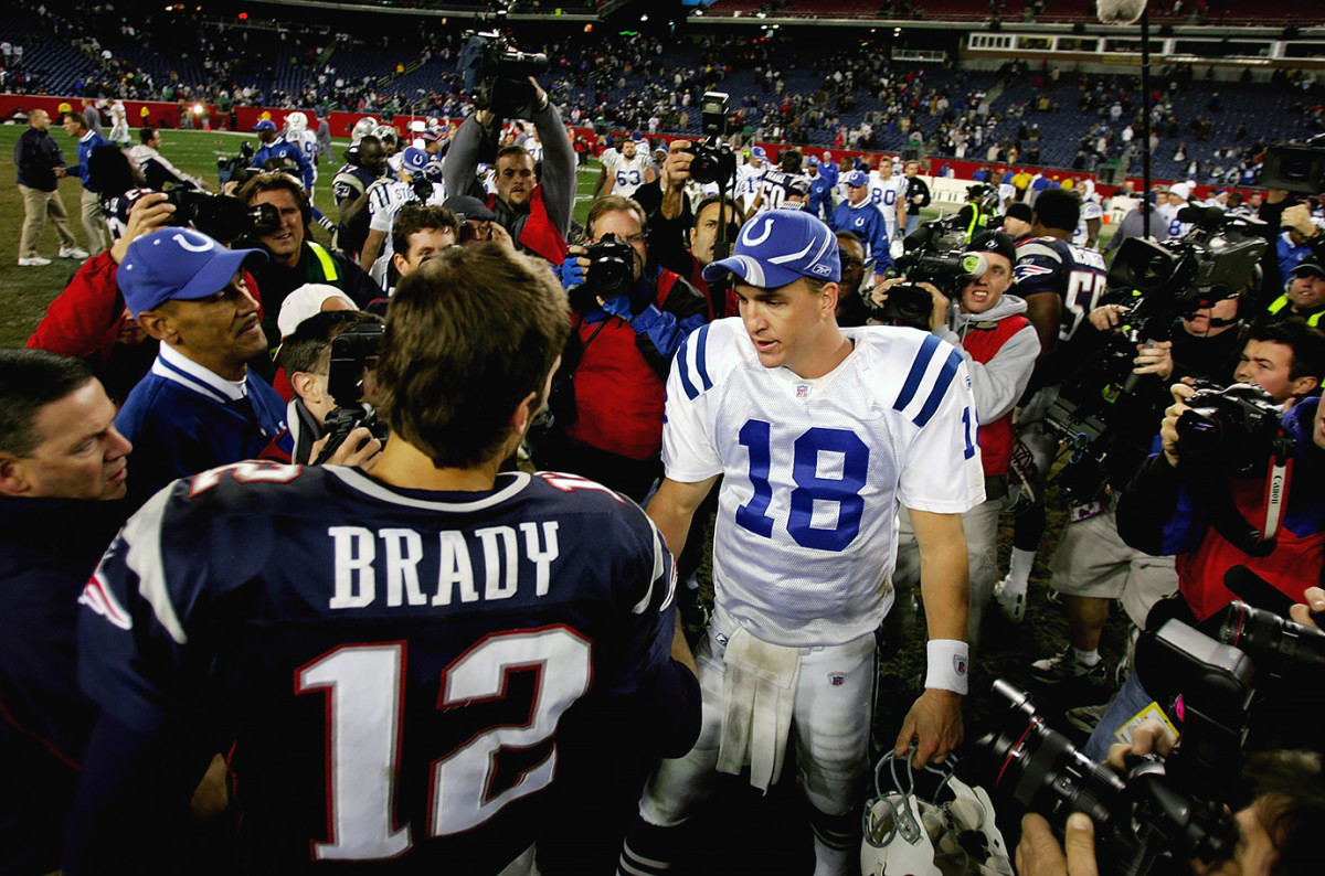 2005-1107-Peyton-Manning-Tom-Brady.jpg