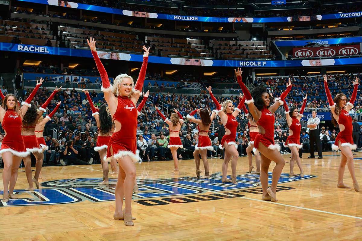 Orlando-Magic-Dancers-502139368.jpg
