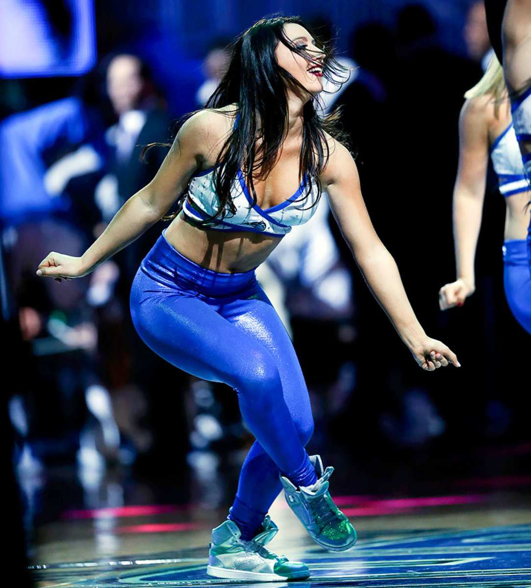 Orlando-Magic-Dancers-ec6eed77187e4633bc763eb28ef66fda-0.jpg