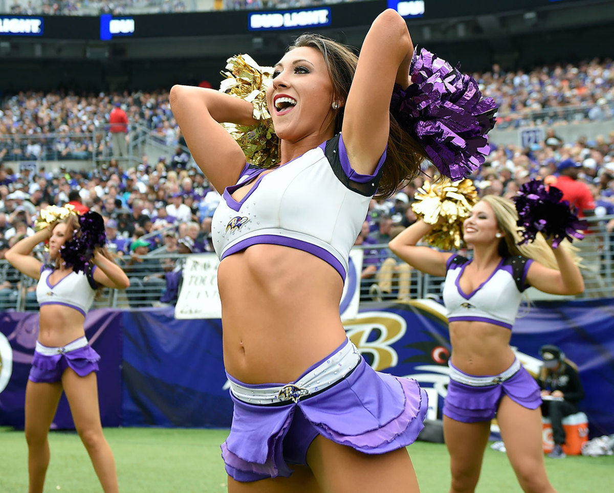 Baltimore-Ravens-cheerleaders-AP_436936740741.jpg