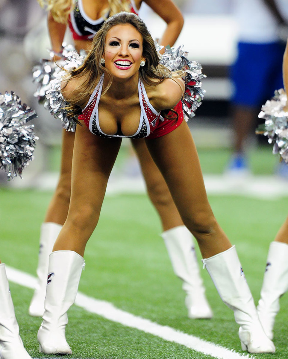 Atlanta-Falcons-cheerleaders-612041000.jpg