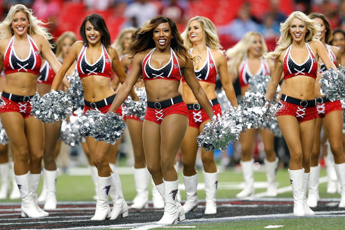 Atlanta-Falcons-cheerleaders-AP_520216101169.jpg