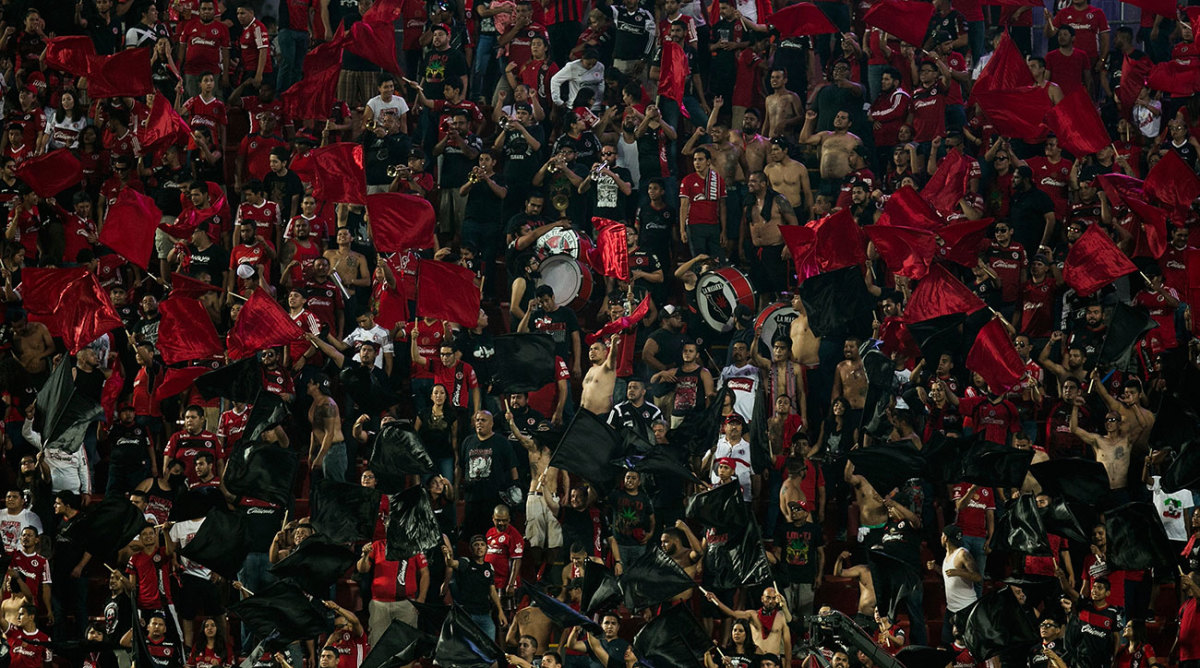 tijuana-fans.jpg