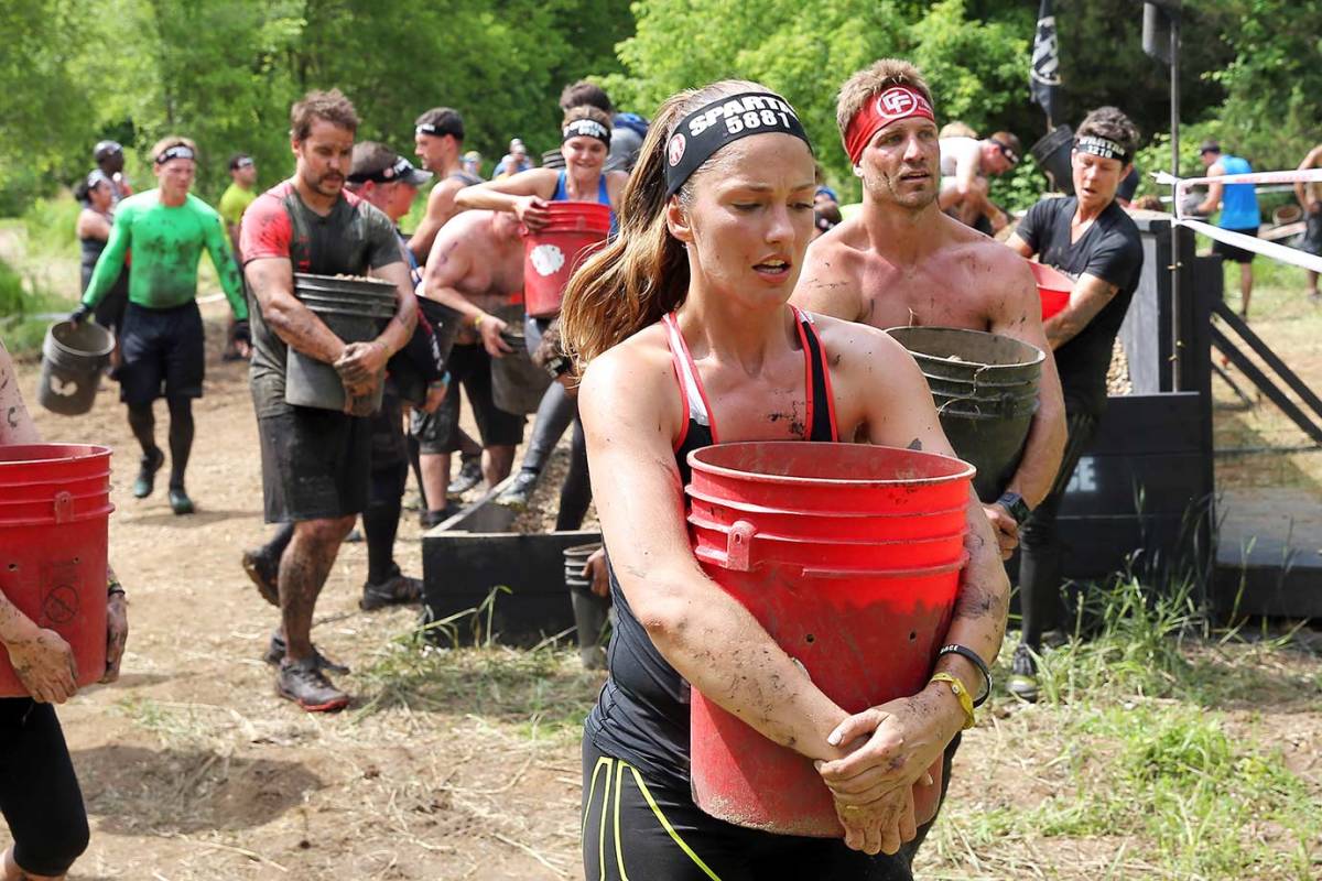 Friday-Night-Lights-for-Spartan-Race-Minka-Kelly-539531806_master.jpg