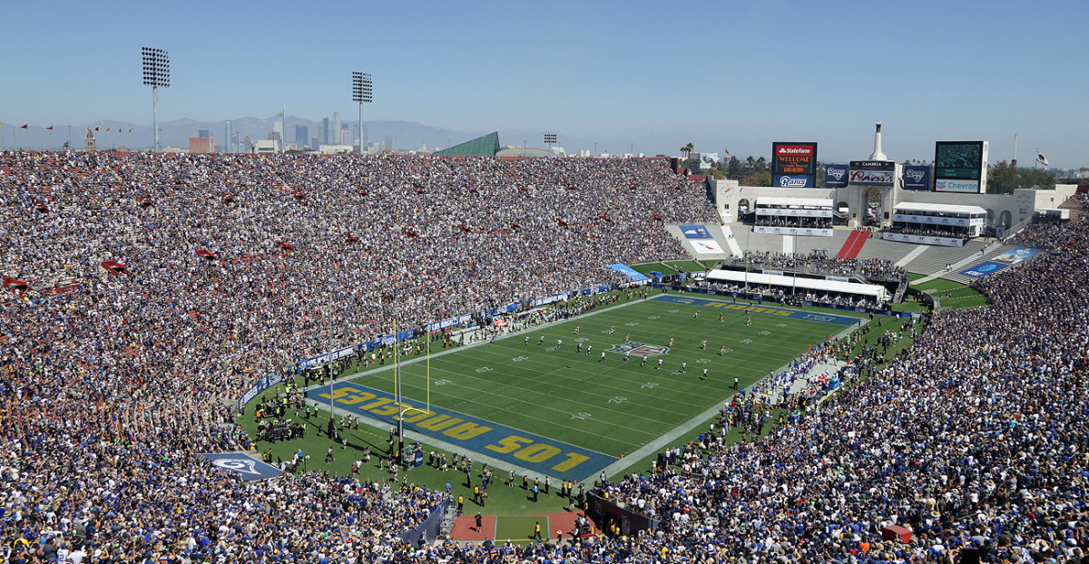 The Rams rewarded a sellout crowd with a win over the Seahawks on Sunday.