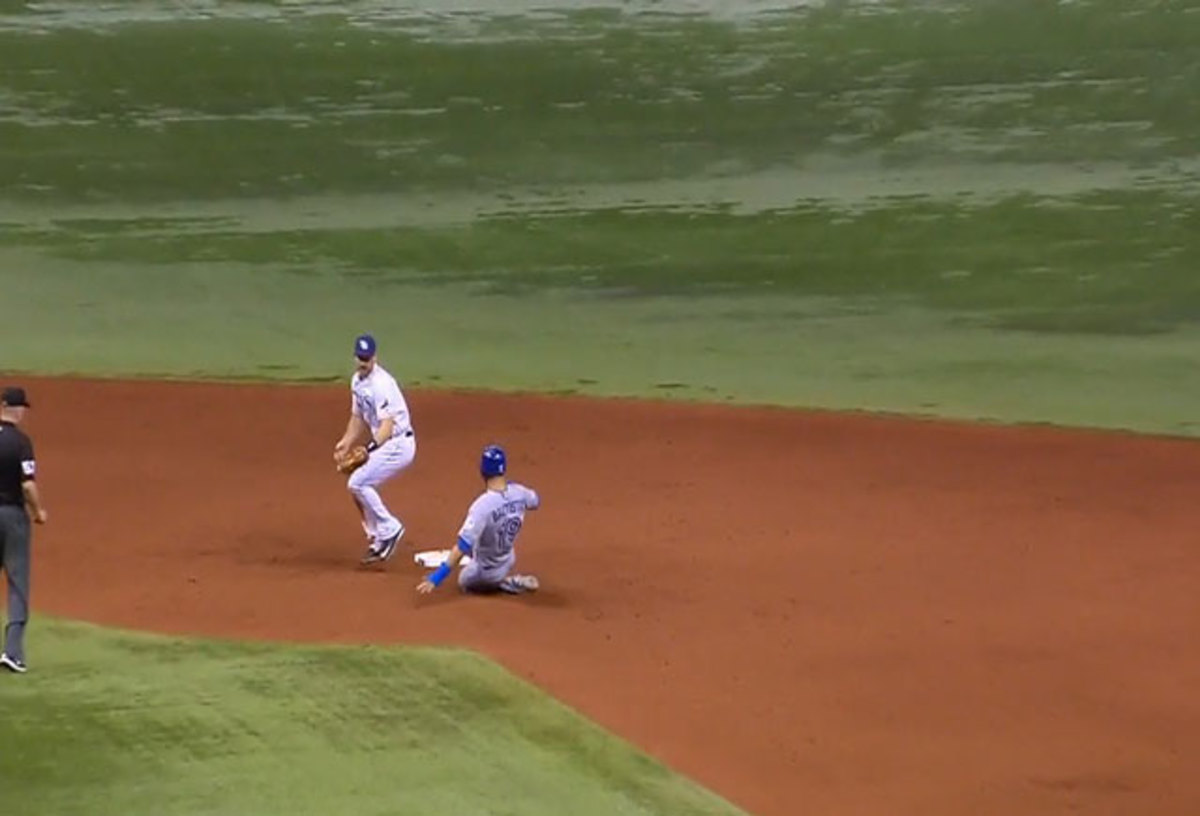 jose-bautista-slide.jpg