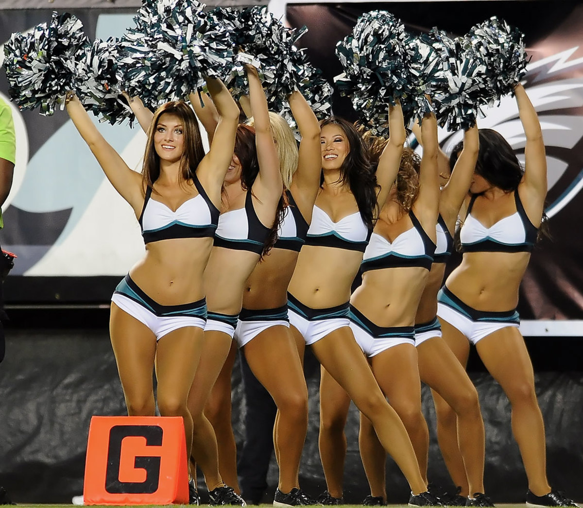 Philadelphia-Eagles-cheerleaders-DHW16081106Bucs_at_Eagles.jpg